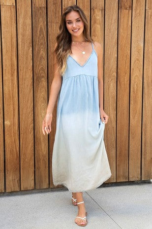 Light Denim White Camel Dipdye Spaghetti Strap V Neck Chambray Maxi Venti Dress 5/29/24 8648