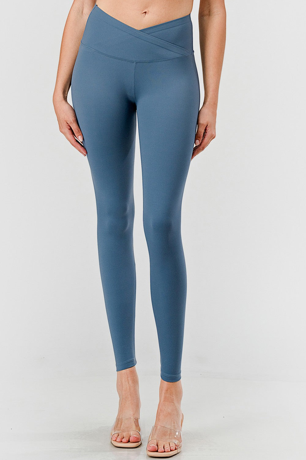 Gloss Navy V Waist Leggings 11/17/24 9264