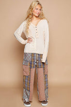 POL Wide leg elastic waist contrast plaid cargo pockets pants: BRICK MULTI