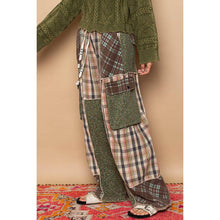 POL Wide leg elastic waist contrast plaid cargo pockets pants: BRICK MULTI