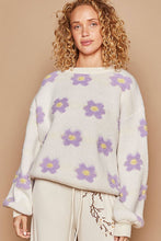 Oversize round neck daisy floral pattern sweater: Cream