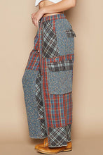 POL Wide leg elastic waist contrast plaid cargo pockets pants: BRICK MULTI