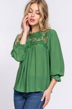 3/4 Sleeve Front Crochet Lace Panel Woven Top: Green