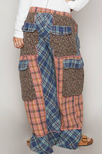 POL Wide leg elastic waist contrast plaid cargo pockets pants: BRICK MULTI