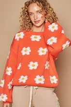 Oversize round neck daisy floral pattern sweater: Sun Orange