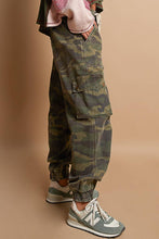 Pocket detailed Camo POL Jogger: Olive Camo