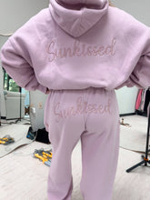 Sunkissed Cursive Embroidered Jogger Sweatpants: Mauve Mist