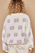 Oversize round neck daisy floral pattern sweater: Cream