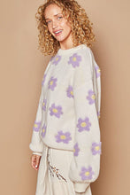 Oversize round neck daisy floral pattern sweater: Cream