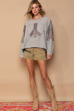 Round neck long sleeve cut sew peace emblem knit POL top: Grey