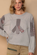 Round neck long sleeve cut sew peace emblem knit POL top: Grey