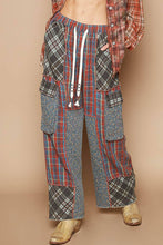 POL Wide leg elastic waist contrast plaid cargo pockets pants: BRICK MULTI