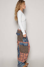 POL Wide leg elastic waist contrast plaid cargo pockets pants: BRICK MULTI