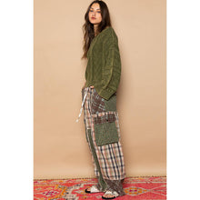 POL Wide leg elastic waist contrast plaid cargo pockets pants: BRICK MULTI