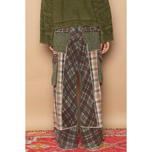 POL Wide leg elastic waist contrast plaid cargo pockets pants: BRICK MULTI