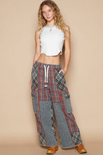 POL Wide leg elastic waist contrast plaid cargo pockets pants: BRICK MULTI