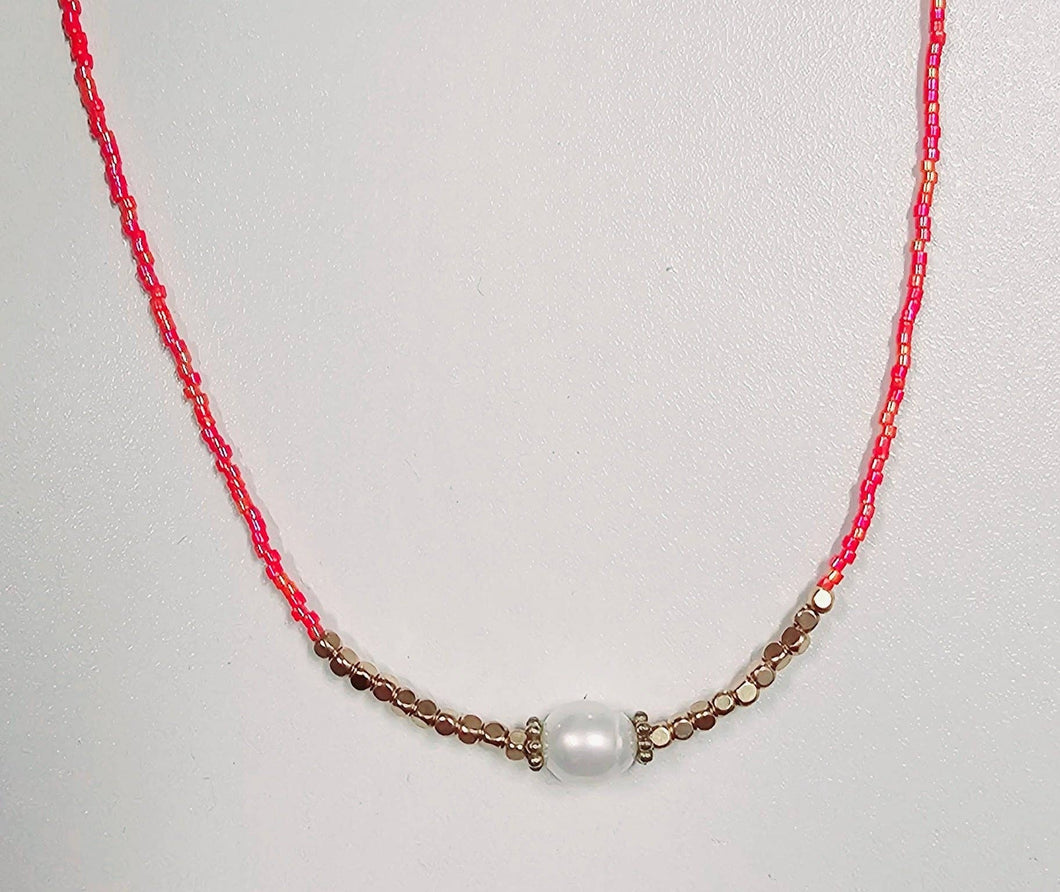 Coral pearl necklace: Yellow