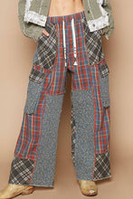 POL Wide leg elastic waist contrast plaid cargo pockets pants: BRICK MULTI