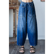 Washed Elastic Waist Barrel Denim Oli&Hali Jeans: Blue