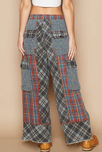 POL Wide leg elastic waist contrast plaid cargo pockets pants: BRICK MULTI