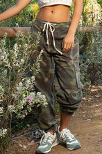 Pocket detailed Camo POL Jogger: Olive Camo